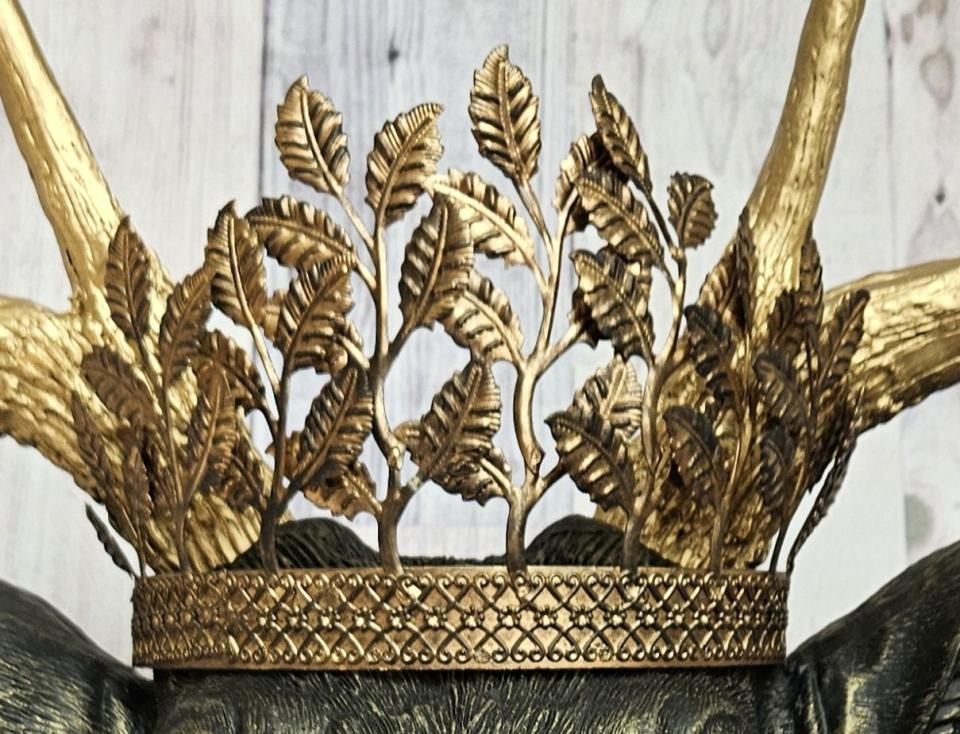 Faux Taxidermy Deer Head Wall Mount, Faux Stag Head with  Leaf Crown