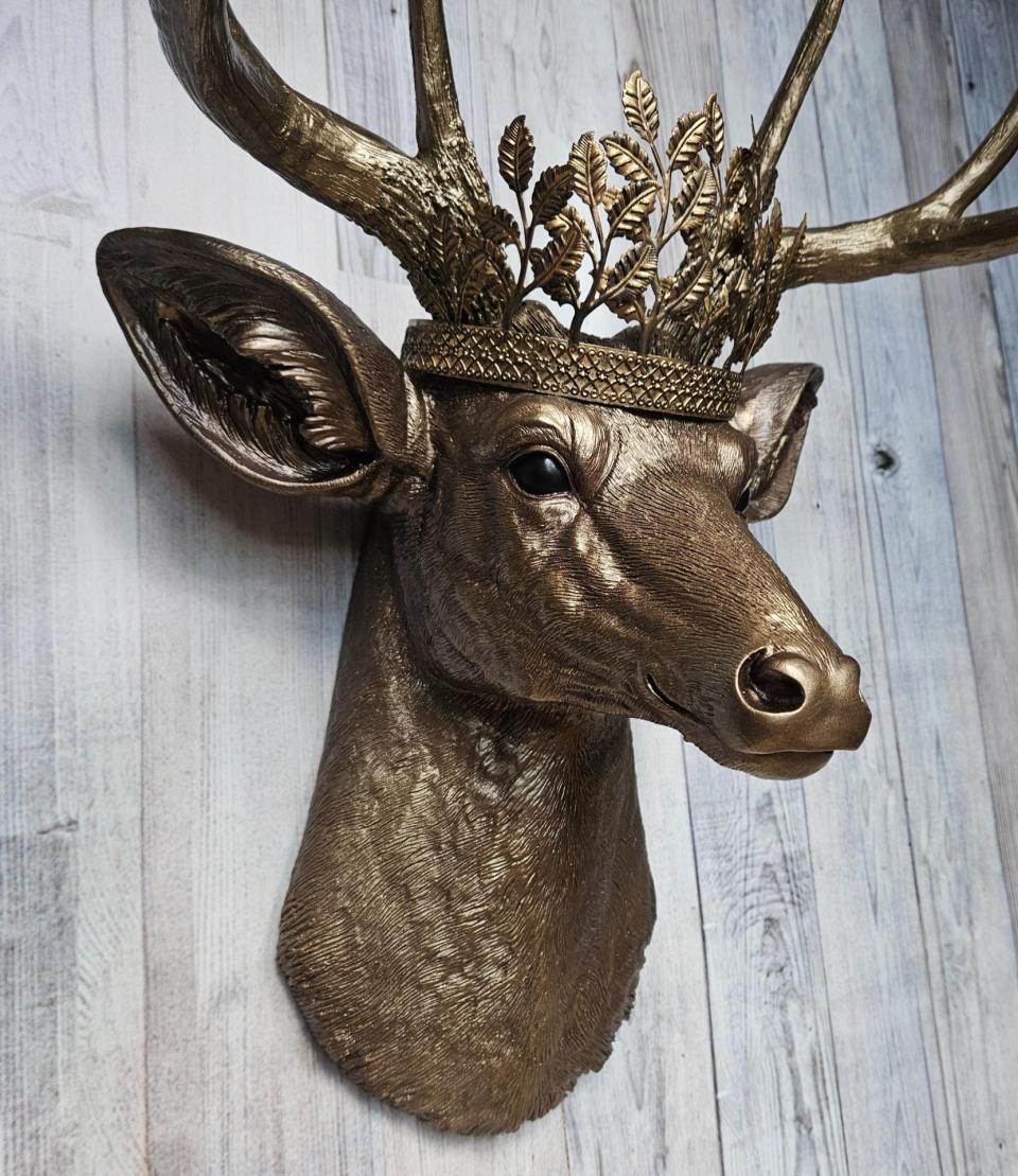 Faux Taxidermy Deer Head Wall Mount, Faux Stag Head with  Leaf Crown