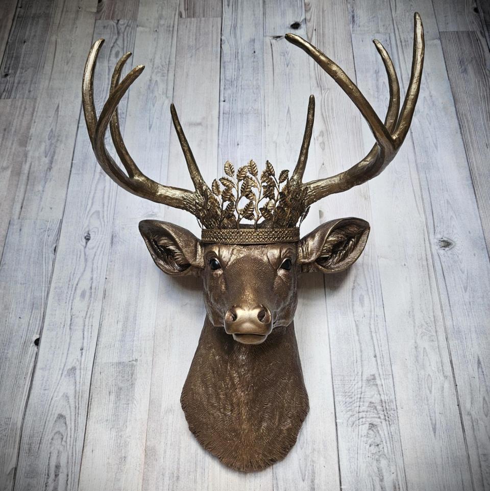 Faux Taxidermy Deer Head Wall Mount, Faux Stag Head with  Leaf Crown