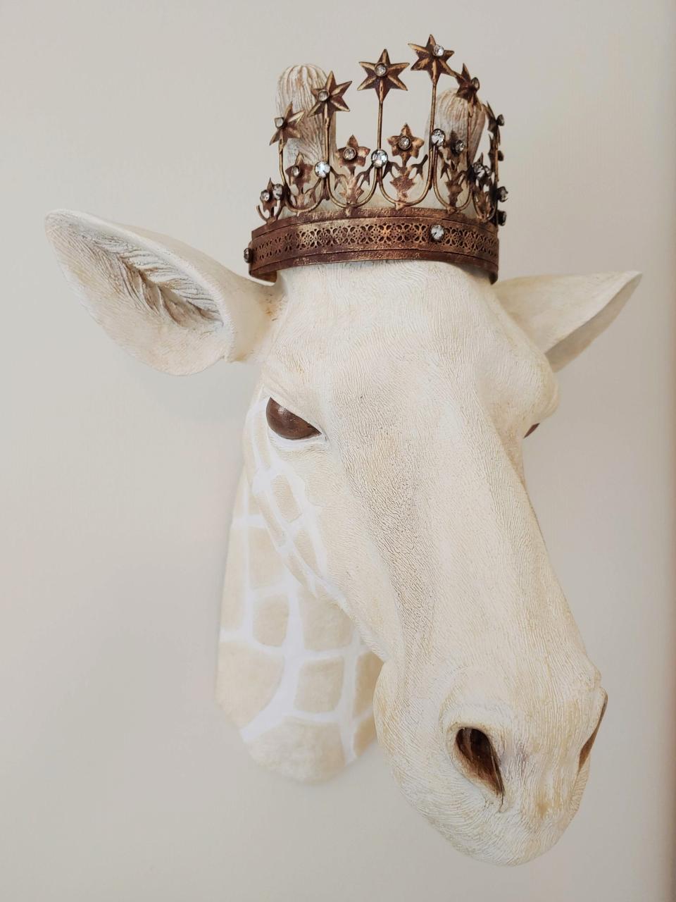 Faux taxidermy giraffe head, Giraffe head wall mount, Giraffe head wall decor