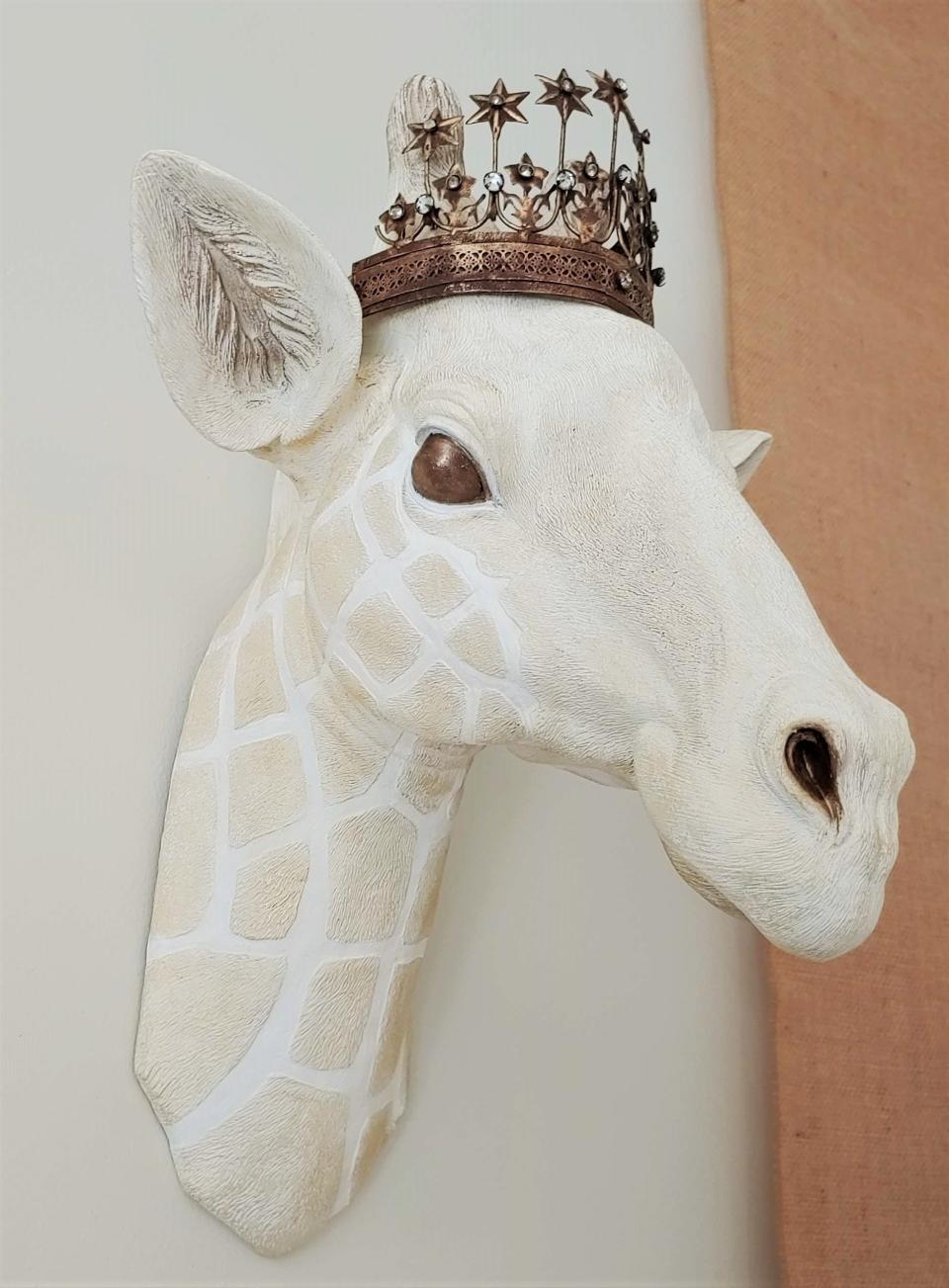 Faux taxidermy giraffe head, Giraffe head wall mount, Giraffe head wall decor