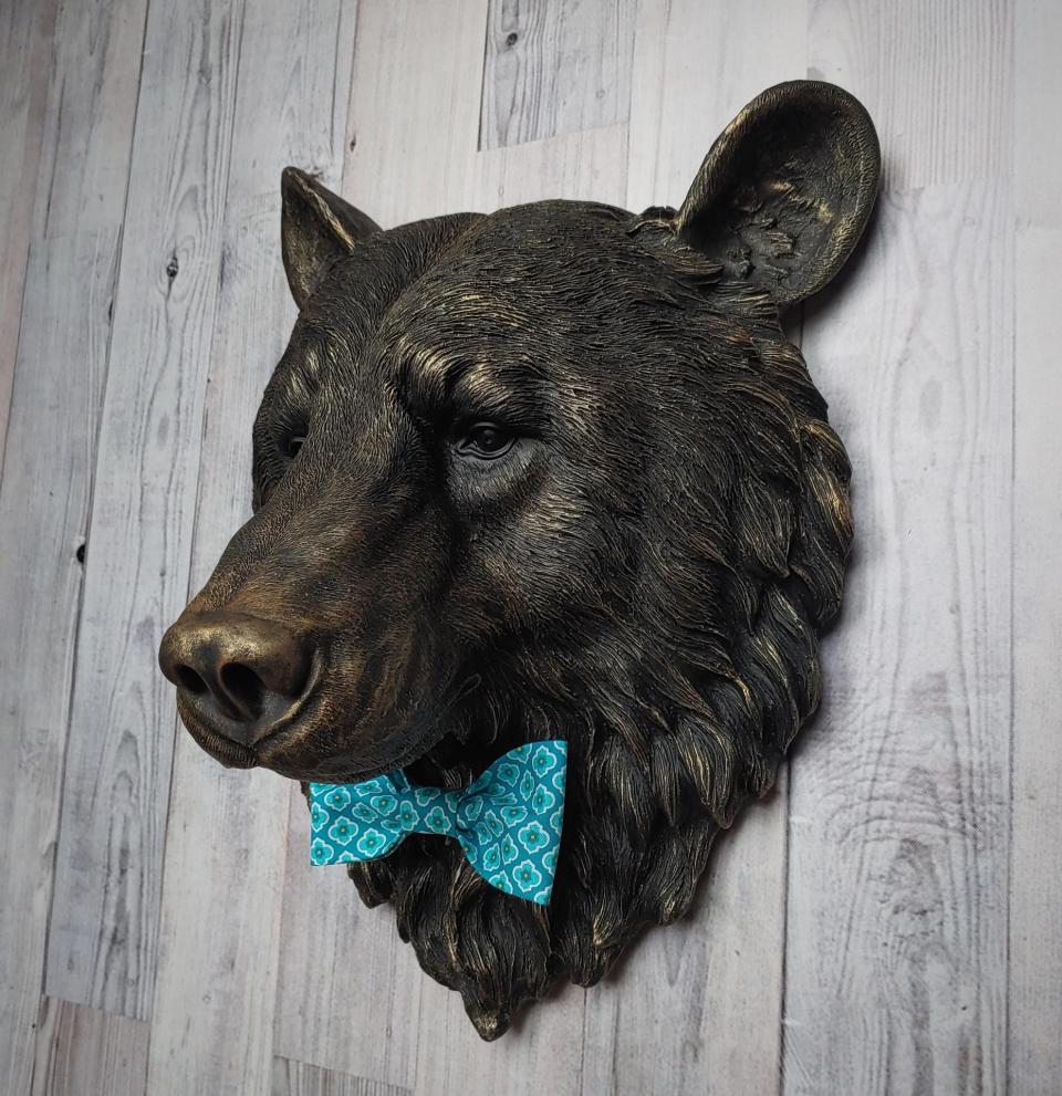 Stuffed bear online head mount