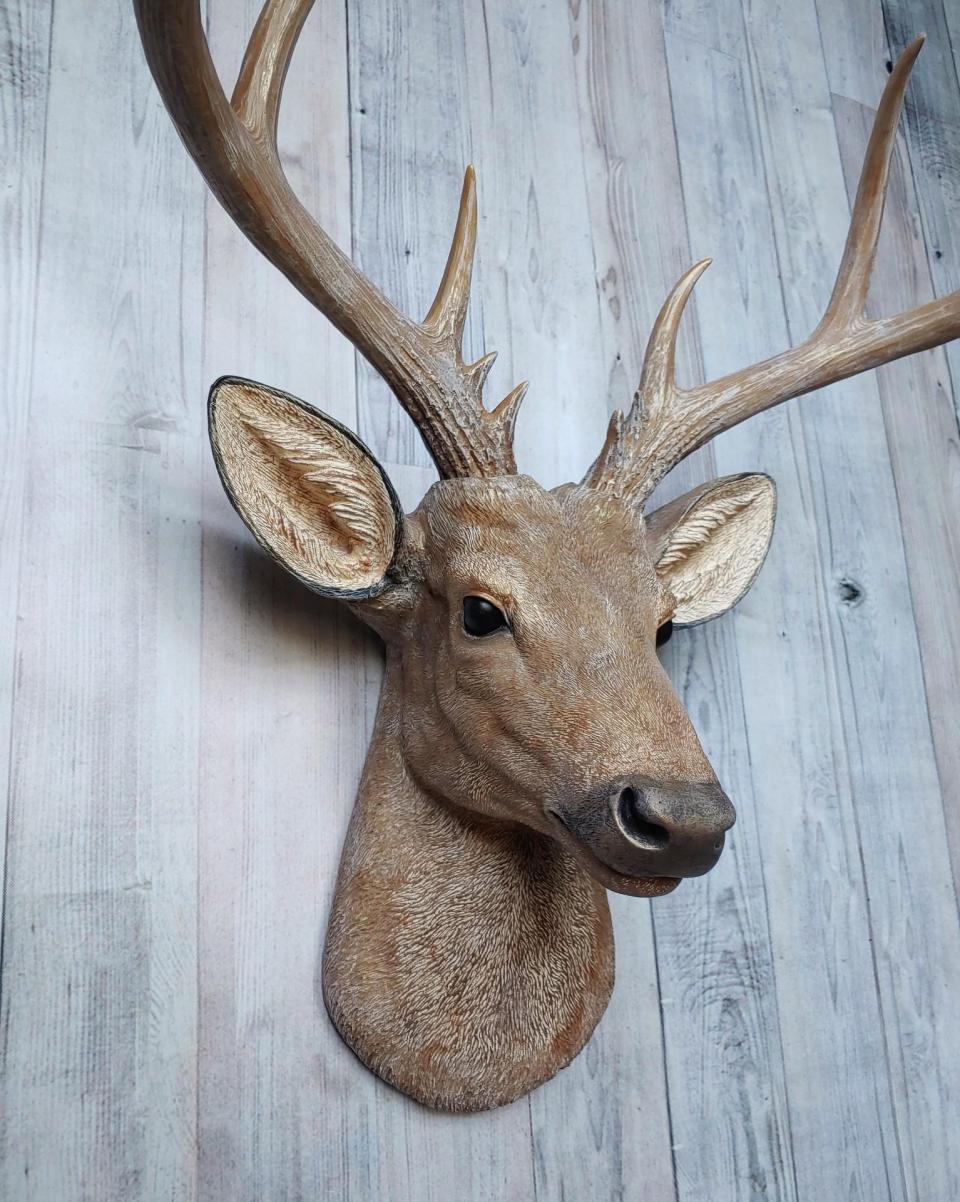 Faux taxidermy natural looking deer head